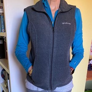grey columbia vest w/ collar